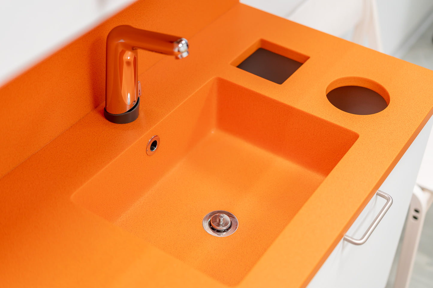 D0480-00 Bright orange