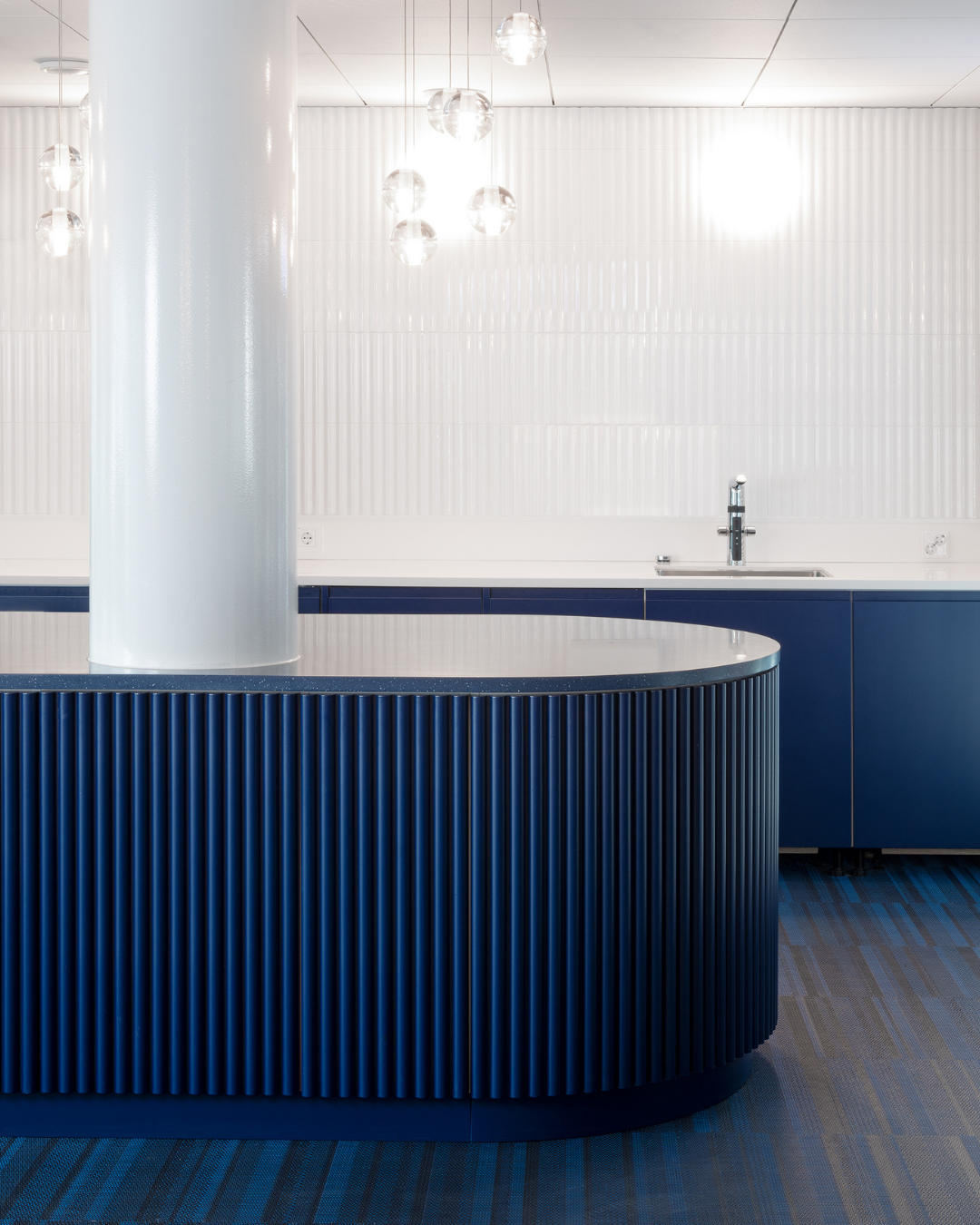 D0700-04 Dark blue